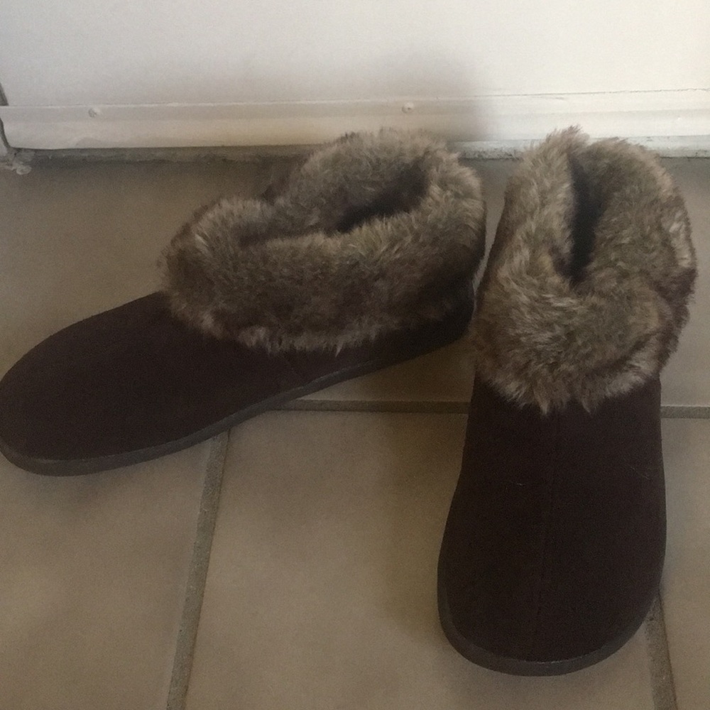 Naturalizer fur-lined short boots